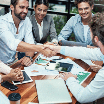 Quase cem alunos participarão da 1ª competição universitária  de estudo de caso de consultoria da A.T. Kearney no Brasil