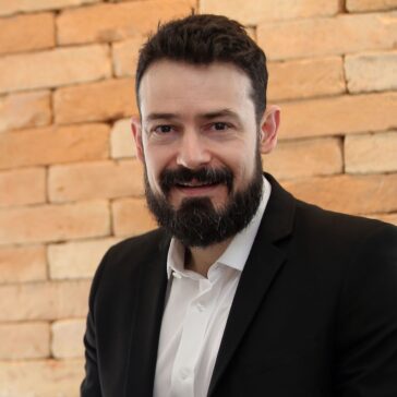 Cultura DE meritocracia ou Cultura E meritocracia?