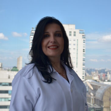 Dra. Eugênia Maria Amoêdo Amaral- Gerente Médica e Coord. do Programa de Controle Médico de Saúde Ocupacional