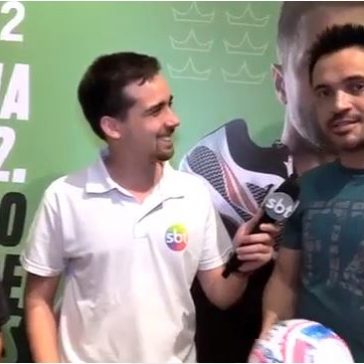 Já pensou em dar uma voltinha no shopping e se deparar com essa vitrine? – SBT