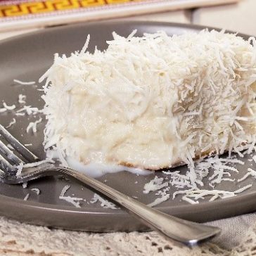 Seven Boys apresenta receita de bolo gelado com Pão de Coco