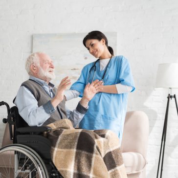 Coronavírus: Cuidados que devem ser tomados com as pessoas idosas com deficiência