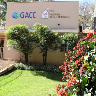 RTE Rodonaves doa R$90 mil para o Grupo de Apoio à Criança com Câncer