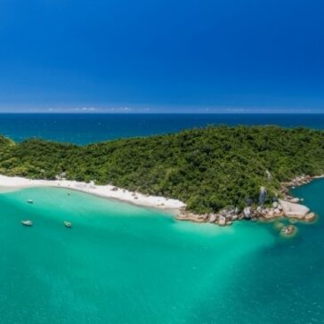 Ilha do Campeche recebe painéis solares e conta com energia limpa e renovável