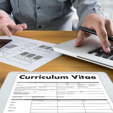 RECURSOS HUMANOS E FINANÇAS: ANTAGONISMO E COMPLETUDE