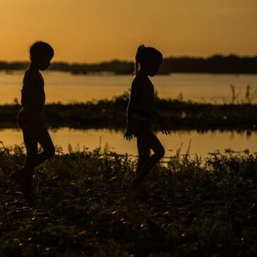 Crianças e adolescentes são os que mais sofrem com as mudanças climáticas e precisam ser prioridade, alerta UNICEF
