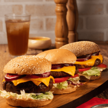 Dia do Hambúrguer: confira opções vegana e tradicional para celebrar