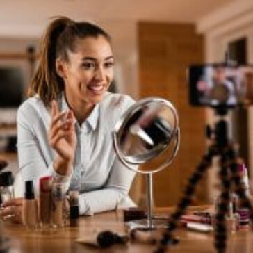 Influenciadores: 41% recebem até R$ 500 por mês, aponta pesquisa realizada pela Influency.me