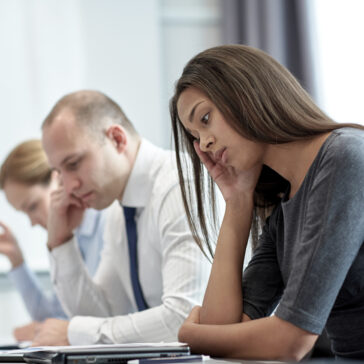 Seis em cada 10 colaboradores estão emocionalmente desligados no trabalho