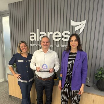 Alares leva conectividade para escolas públicas da cidade de Varginha, Minas Gerais e recebe Certificado do Instituto Escola Conectada