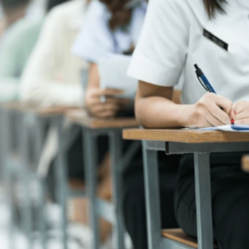 Estudantes desenvolvem rede de pesca biodegradável feita de amido de milho, glicerina e fibra de coco