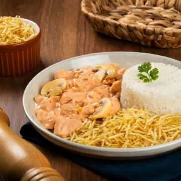 Receitas para o outono: strogonoff de frango e creme de batata com bacon são opções para os dias frios