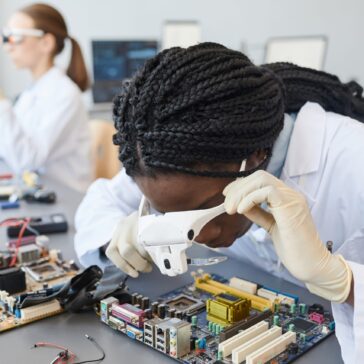 Programa de mentoria incentiva permanência e protagonismo feminino na Engenharia e nos Cursos de Tecnologia da Informação