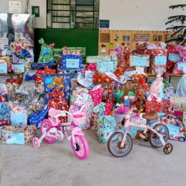 Pamplona realiza entrega de brindes em creche de Presidente Getúlio