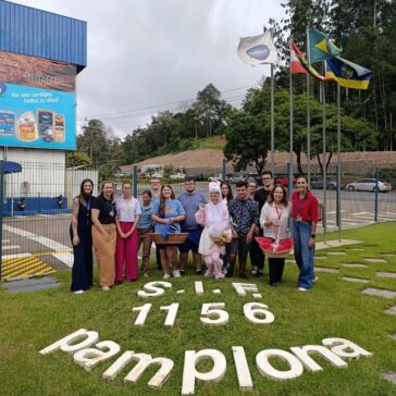 Pamplona Alimentos realiza ação de Páscoa com alunos da APAE em Rio do Sul
