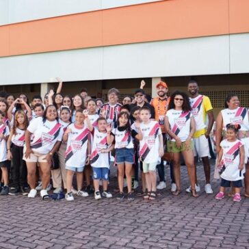 Ação social leva cerca de 500 crianças e adolescentes a jogo do Ferroviário pela Série D do Brasileirão
