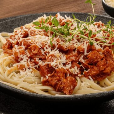 Dia do Macarrão: Pamplona sugere carne suína para acompanhar a massa de domingo